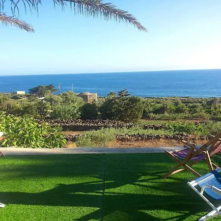 La Casa Del Pettirosso Holiday home Pantelleria